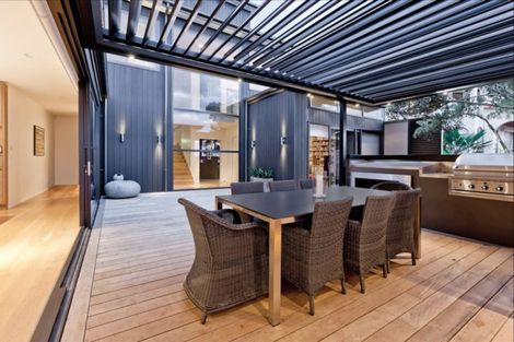 Photo of property in 33 Kitchener Road, Takapuna, Auckland, 0622