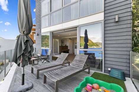 Photo of property in 6 Owhiro Bay Parade, Island Bay, Wellington, 6023