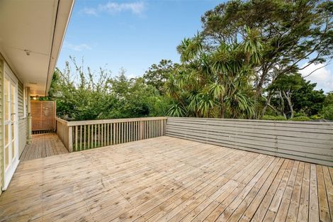 Photo of property in 8 Thuja Street, Green Bay, Auckland, 0604
