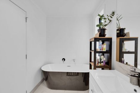 Photo of property in 20 Te Tiireke Drive, Glenview, Hamilton, 3206