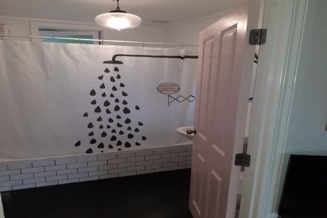 Photo of property in 43 Evans Road, Glen Eden, Auckland, 0602