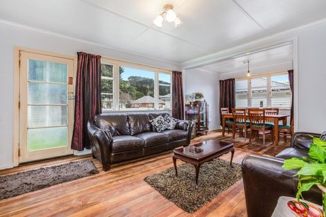 Photo of property in 4 Beauchamp Street, Tawa, Wellington, 5028