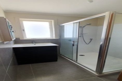 Photo of property in 5 Hurley Place, Kelston, Auckland, 0602