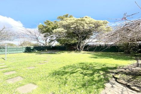 Photo of property in 27 Mirrabooka Avenue, Botany Downs, Auckland, 2010