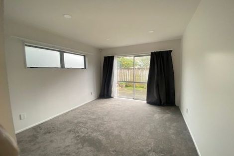 Photo of property in 20 Lisa Rise, Half Moon Bay, Auckland, 2012