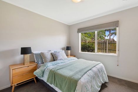 Photo of property in 8 Neaptide Close, Red Beach, 0932