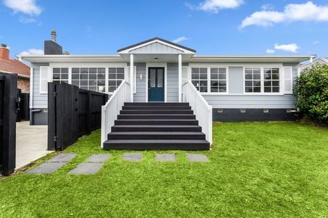 Photo of property in 33b Gill Avenue, Te Atatu Peninsula, Auckland, 0610