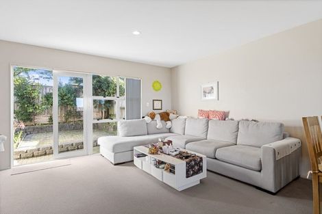 Photo of property in 3/57 Gladstone Road, Northcote, Auckland, 0627