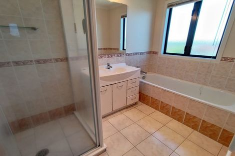 Photo of property in 6 Hampervale Place, Flat Bush, Auckland, 2016