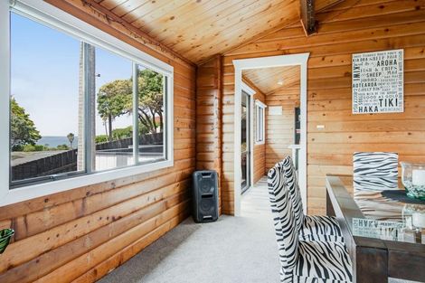 Photo of property in 1 Ngahere Views, Orewa, 0931