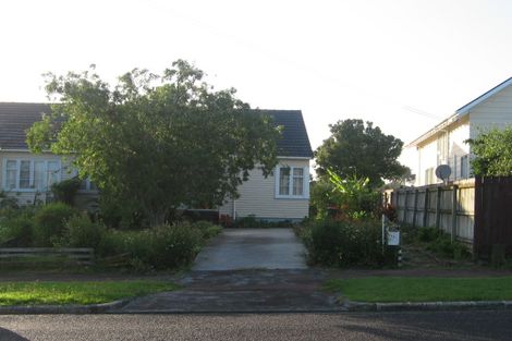 Photo of property in 17 Tahapa Crescent, Meadowbank, Auckland, 1072