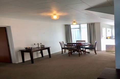 Photo of property in 2/13 Walter Street, Hauraki, Auckland, 0622