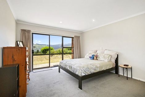 Photo of property in 50 Bing Lucas Drive, Tawa, Wellington, 5028