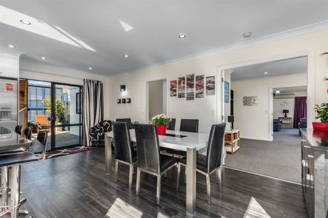 Photo of property in 2 Seascape View, Paremata, Porirua, 5024