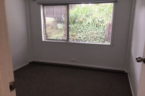 Photo of property in 14 Eugen Place, Bayview, Auckland, 0629