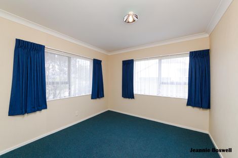 Photo of property in 19 Clearview Drive, Milson, Palmerston North, 4414