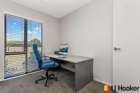 Photo of property in 98 Bushlake Way, Kingseat, Papakura, 2580