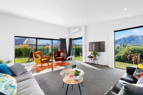 Photo of property in 18 Centre Crescent, Wanaka, 9305