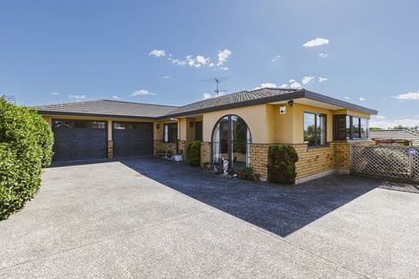 Photo of property in 48a Clevedon Road, Papakura, 2110