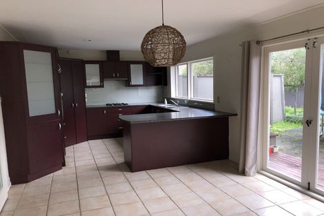 Photo of property in 43 Meadway, Sunnyhills, Auckland, 2010