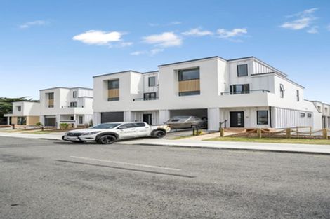 Photo of property in 2/10 Pascoe Avenue, Paremata, Porirua, 5026