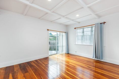 Photo of property in 2/13 Hart Road, Hauraki, Auckland, 0622