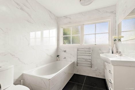 Photo of property in 73 Hutchinsons Road, Bucklands Beach, Auckland, 2014