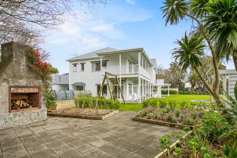 Photo of property in 25 Patterson Road, Hurworth, New Plymouth, 4310