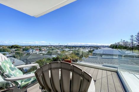 Photo of property in 615 Marine Parade, Napier South, Napier, 4110