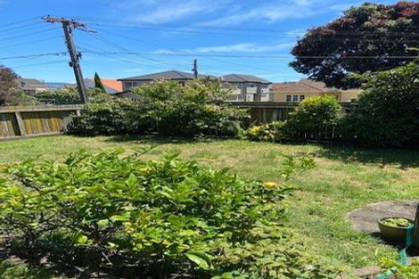 Photo of property in 28 The Quadrant, Miramar, Wellington, 6022