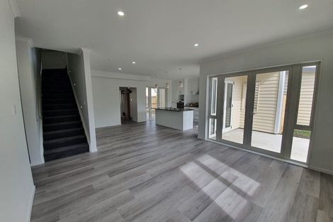 Photo of property in 11 Warbler Crescent, Papakura, 2110