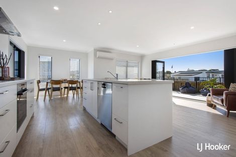 Photo of property in 5 Moet Crescent, Waihi Beach, 3611