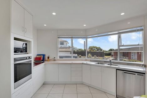 Photo of property in 6 Scott Street, Moturoa, New Plymouth, 4310