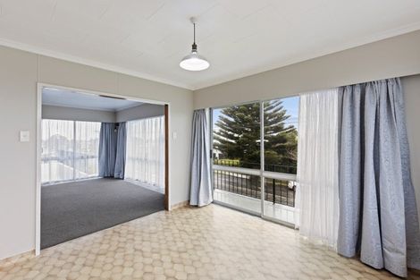 Photo of property in 61 Cracroft Street, Waitara, 4320