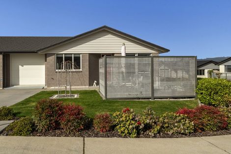 Photo of property in Waterview Estate, 64/4 Greystone Place, Omokoroa, 3114