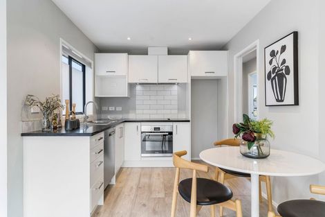 Photo of property in 17 Kahika Grove, Huapai, Kumeu, 0810