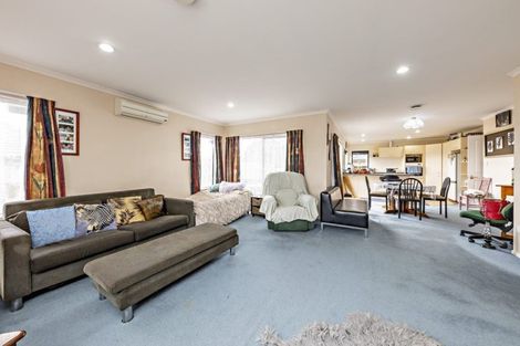 Photo of property in 23 Pitt Avenue, Clendon Park, Auckland, 2103