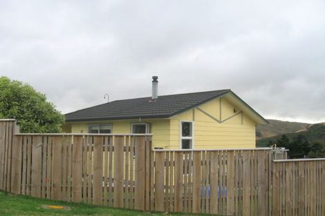 Photo of property in 15 Buccaneer Place, Grenada Village, Wellington, 6037
