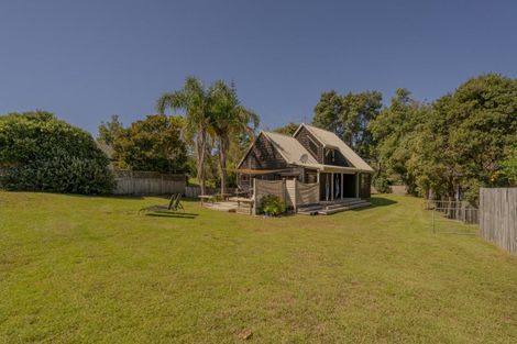 Photo of property in 105 Puriri Place, Matarangi, Whitianga, 3592