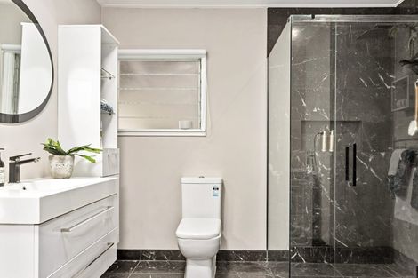 Photo of property in 1 Ngaio Road, Titirangi, Auckland, 0604