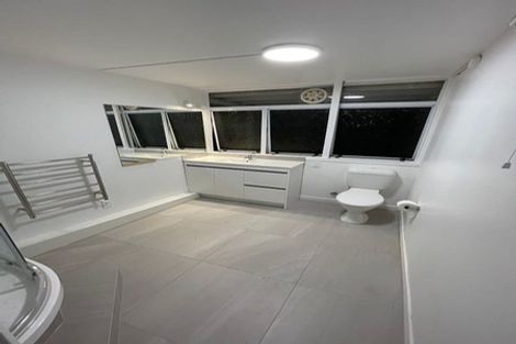 Photo of property in 81 Forrest Hill Road, Milford, Auckland, 0620