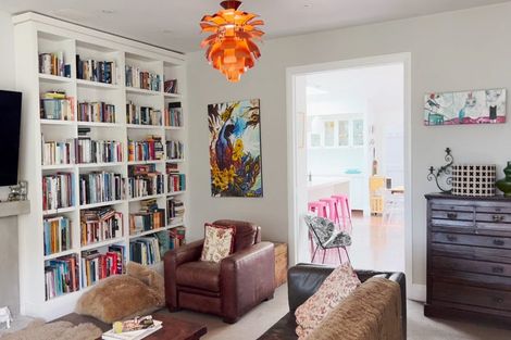 Photo of property in 15 Mallam Street, Karori, Wellington, 6012