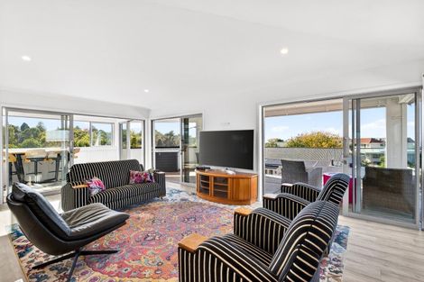 Photo of property in 7 Enfield Road, Hospital Hill, Napier, 4110