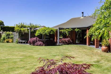 Photo of property in 18 Cedar Place, Amberley, 7410