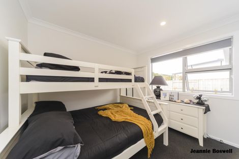 Photo of property in 14 Freedom Drive, Kelvin Grove, Palmerston North, 4414
