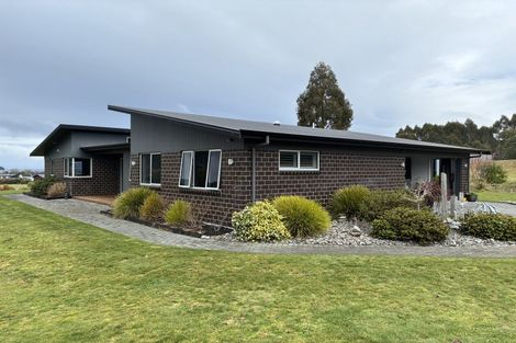 Photo of property in 24 Oakdale Drive, Kinloch, Taupo, 3377