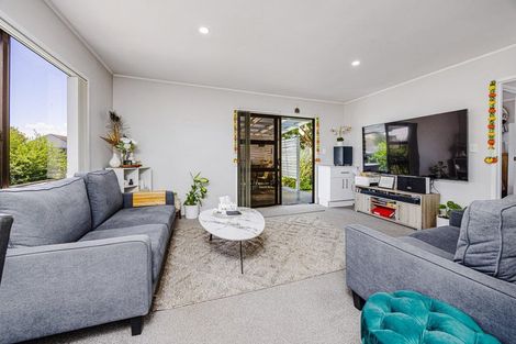 Photo of property in 1/2 Burundi Avenue, Clendon Park, Auckland, 2103