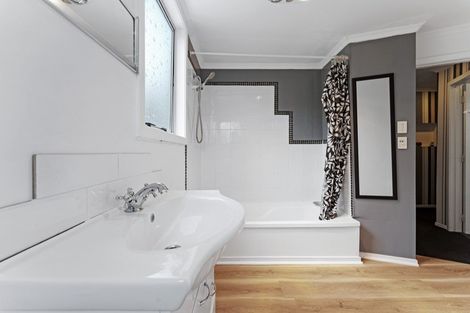 Photo of property in 35a Clearmont Crescent, Blagdon, New Plymouth, 4310