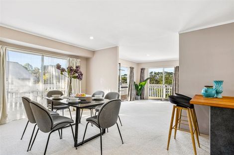 Photo of property in 18 Kearney Place, Massey, Auckland, 0614
