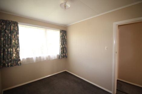 Photo of property in 80a Wikiriwhi Crescent, Awapuni, Palmerston North, 4412